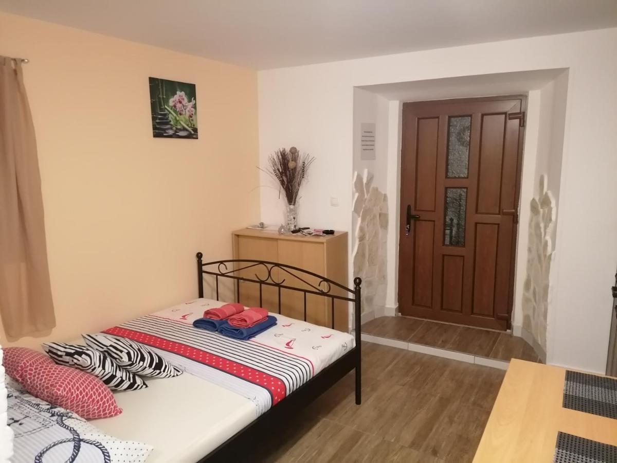 Apartmán Stone House Slatine Exteriér fotografie