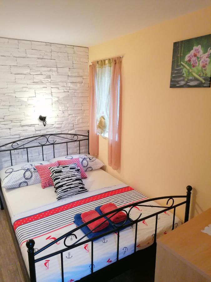 Apartmán Stone House Slatine Exteriér fotografie